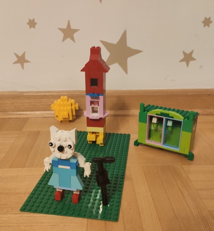 Kalambury z klocków LEGO: Ula Dmowska - "Kicia Kocia w kosmosie" Anity Głowińskiej