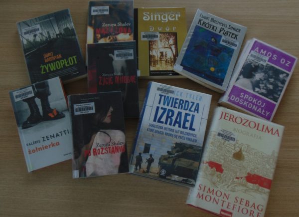Wystawka książkowa z okazji miesiąca literatury izraelskiej