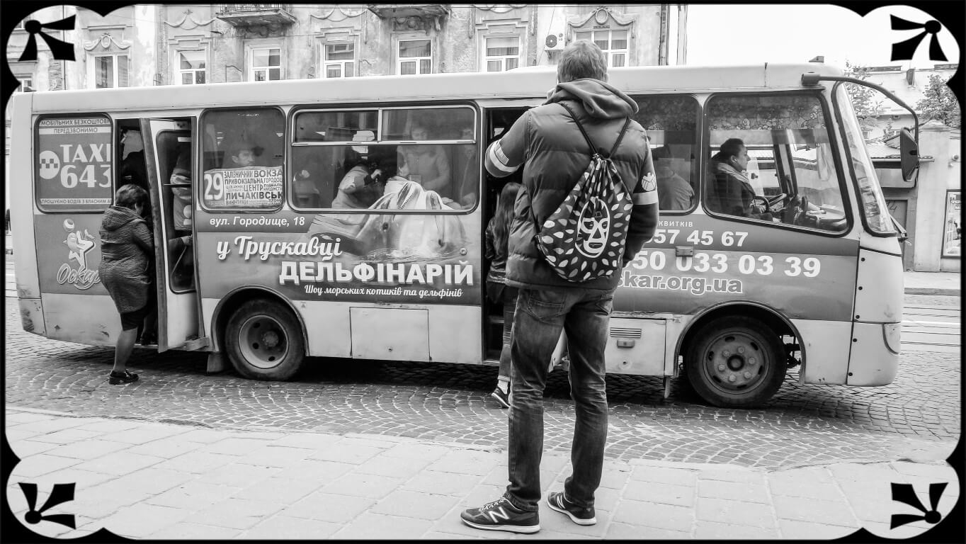 Ukraina, Lwów, stare autobusy, fot. Piotr Michalski