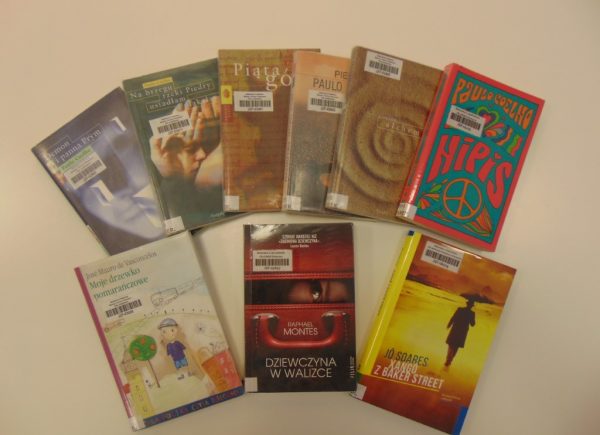 Wystawka książek bibliotecznych w ramach promocji literatury latynoamerykańskiej