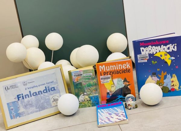 Wystawa książek z okazji miesiąca poświęconego literaturze i kulturze Finlandii