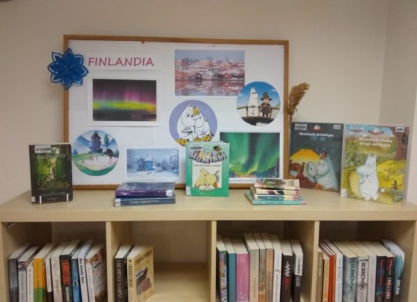 Wystawa książek z okazji miesiąca poświęconego literaturze i kulturze Finlandii