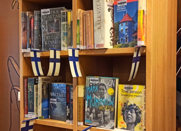 Wystawa książek z okazji miesiąca poświęconego literaturze i kulturze Finlandii