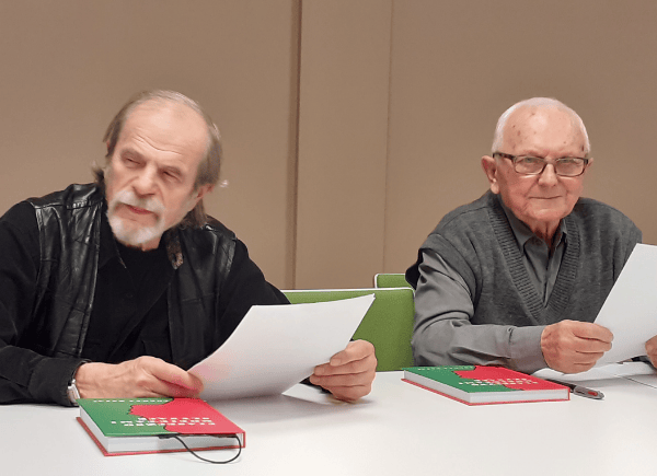 Jan Kazimierz Siwek i Zbigniew Kurzyński czytają swoje utwory.