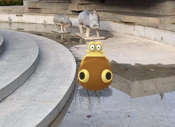Pokemon przy fontannie