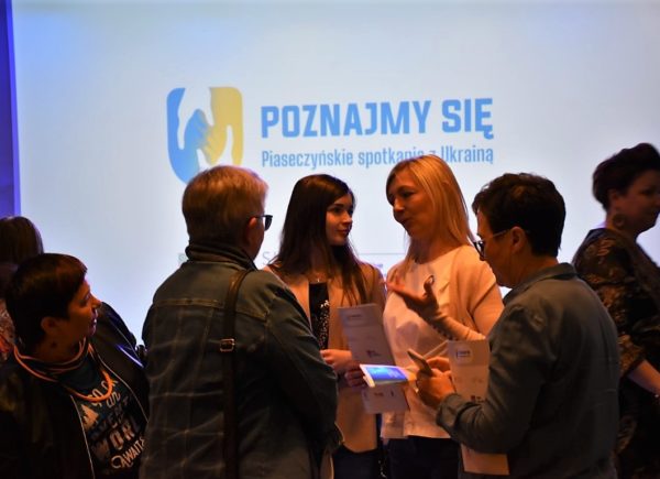 Uczestnicy wydarzenia i Katarzyna Krzyszkowska-Sut.