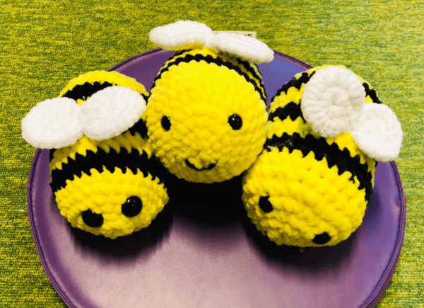 Szydełkowe pluszaki pszczółki