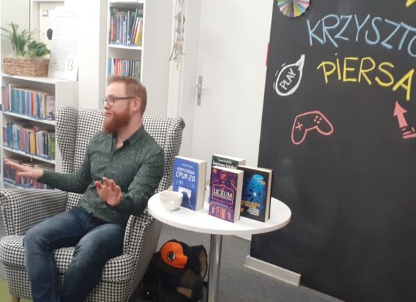 Krzysztof Piersa prezentuje swoje książki i opowiada o swoich pasjach