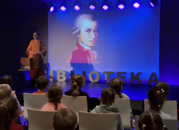 Pani Olena opowiada o życiu i twórczości Wolfganga Amadeusa Mozarta