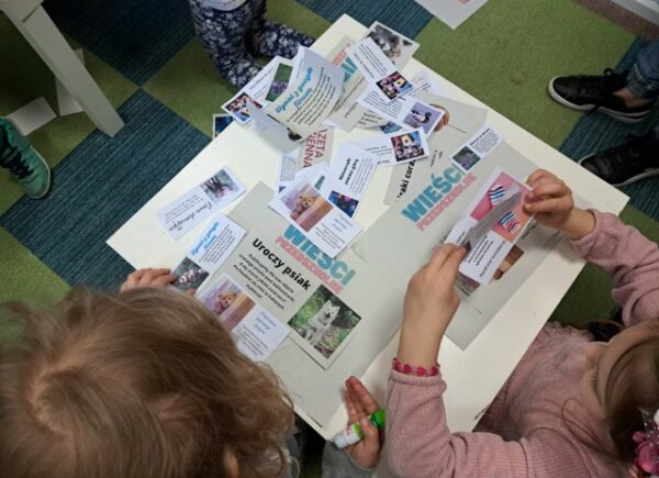 Dzieci robią własne gazetki