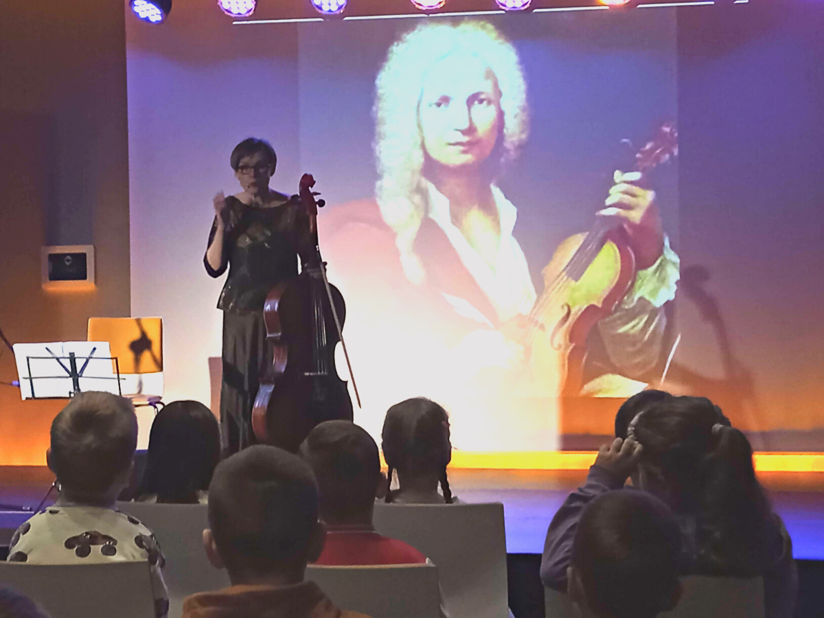 Pani Olena opowiada o życiu i twórczości włoskiego kompozytora Antonio Vivaldiego
